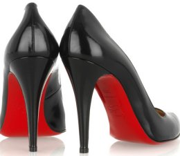 fotó: http://www.net-a-porter.com louboutin01