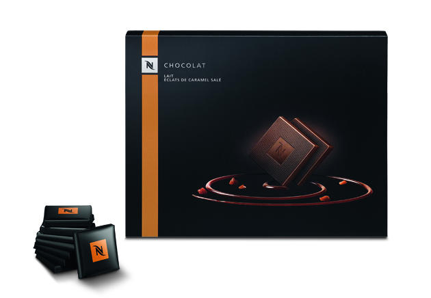 Tejcsokoládé sós karamell darabokkal Chocolat Lait - Eclats de Caramel Salé (minimum 41%-os kakaótartalom) 40 darabos kiszerelésben kapható (200 g)