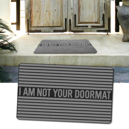 fotó: http://www.worldwidefred.com labtorlo_feetfirst_iamnotyour_648