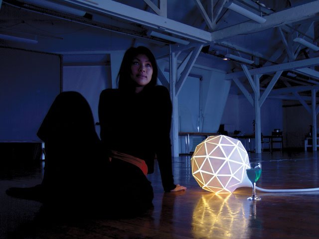 fotó: http://www.aissalogerot.com lampadair01