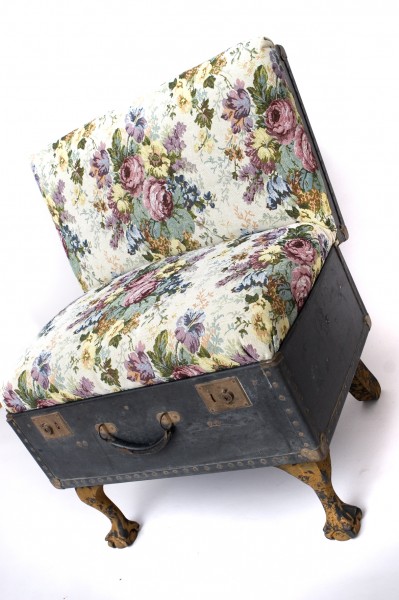 suitcasechair3