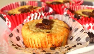 Teaidő könnyű délutánon: túrós-mazsolás muffin