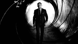 A nevem Bond. James Bond. – Időutazás plakátokkal