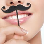 Moustache-mánia, avagy a varázslatos bajusz