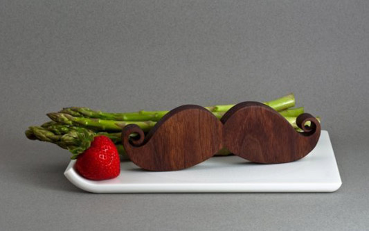 moustachesaltandpeppershaker