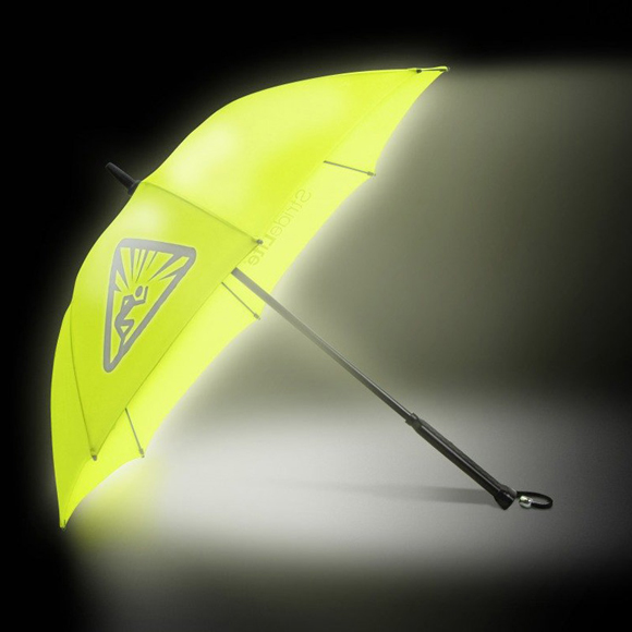Bright-Night-Illuminated-Umbrella