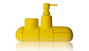 Vidám és különleges: sárga tengeralattjáró a fürdőben
