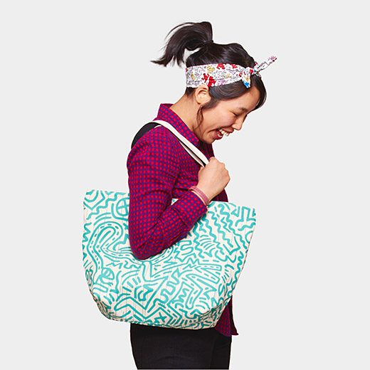 Tote_Uniqlo_Haring_Turquoise_Pattern_on_White2