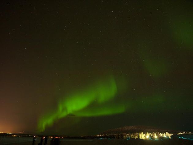 Az aurora borealis, azaz a sötét égbolt lenyűgöző, zöldes derengése ingyenes és felejthetetlen látványosság, de szerencse kérdése, hogy az adott napon épp láthatjuk-e