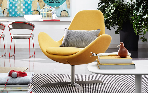 1. A sárga remekül passzol a retró stílushoz és egy-egy minőségi olasz bútor a lakás dísze lesz. Calligaris forgófotel a The Showroomtól.