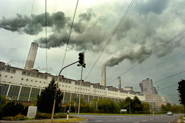 Frimmersdorfi erőmű, amely a WWF tanulmánya szerint Európa második legszennyezőbb erőműje./Fotó: WWF - Andrew Kerr