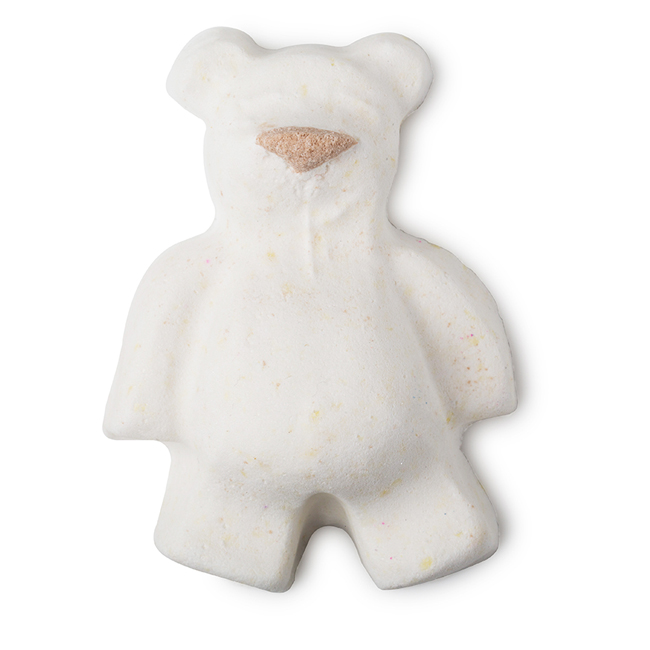 Egy kakaóvajas maciölelést december minden napján megérdemelnénk. Tehát ez sem kihagyható a tökéletes Mikulás csomagból. - Butterbear fürdőbomba/Lush