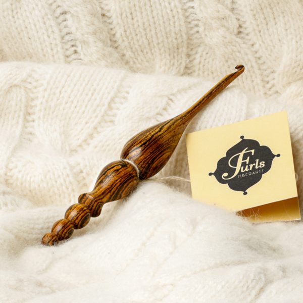 Furls_Crochet_Kingwood_Bocote_Hook_1_grande