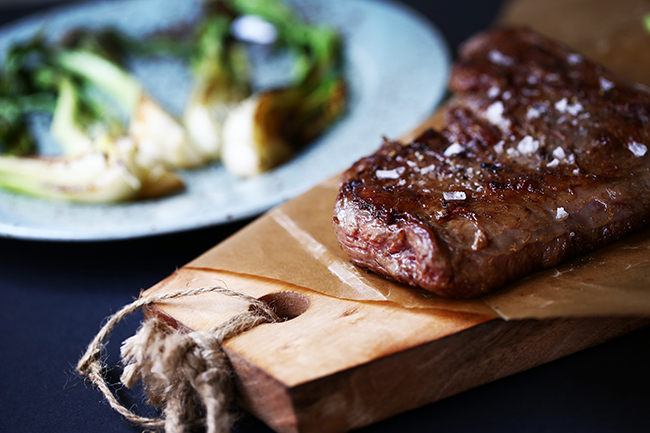 Wagyu Burger mellett az Nádor utcában steakeket is készítenek és van külön vacsora menü is.