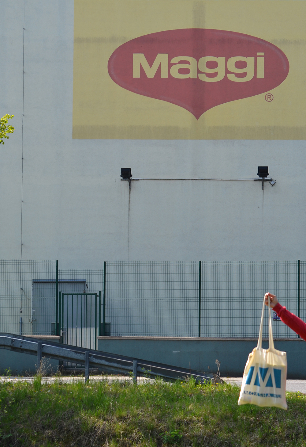 Világjáró moksha-táska a Maggi gyárban - Prievidza/Fotó: Myreille
