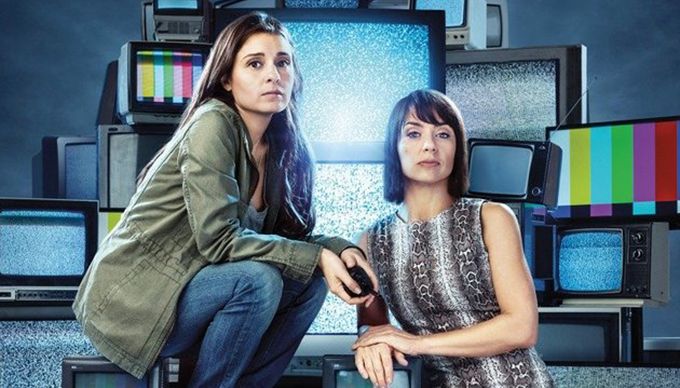 UnREAL: Rachel (Shiri Appleby) és Quinn (Constance Zimmer) megcsinálja az Everlasting realityt. 