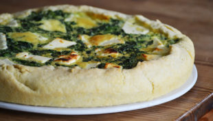 Spenótos fetás medvehagymás quiche