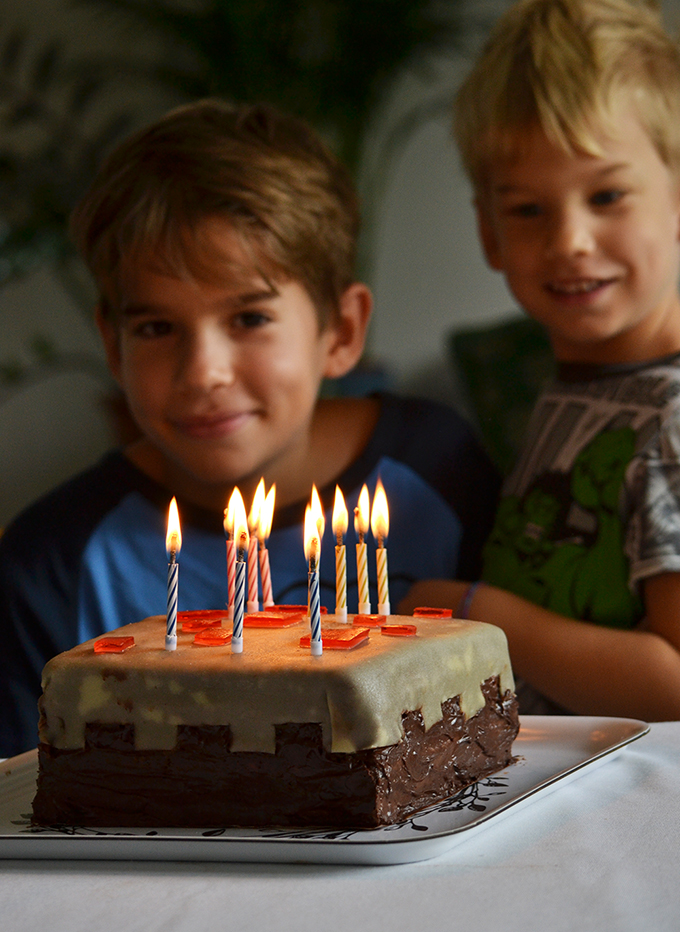 Zsombi 10 éves - minecraft cake a szülinapi torta