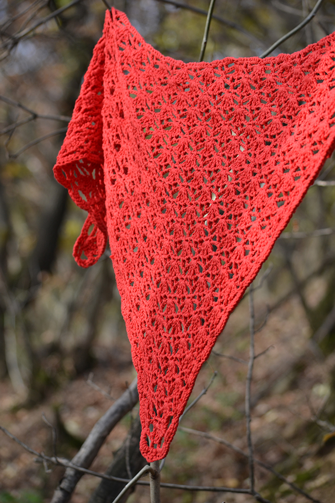 red rochet triangle scarf,