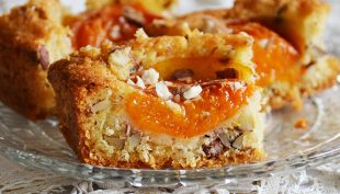 Sárgabarackos mandulás pite, Apricot cake
