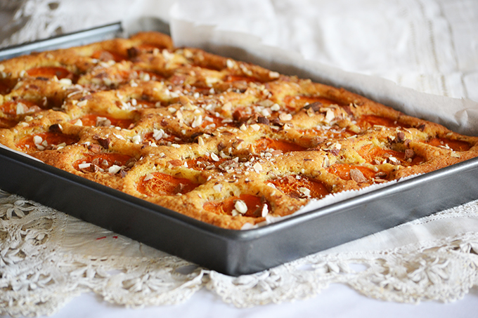 Sárgabarackos pite mandulával (Egyszerű, gyors, finom) Sárgabarackos pite mandulával (Egyszerű, gyors, finom)