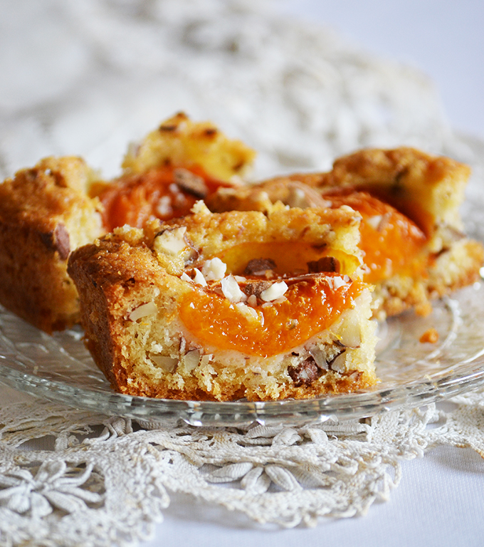 Sárgabarackos pite mandulával (Egyszerű, gyors, finom) Sárgabarackos pite mandulával (Egyszerű, gyors, finom)
