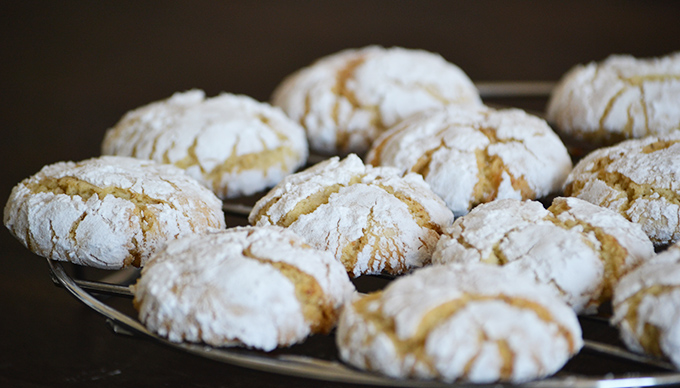 Falatnyi napsütés: Citromos-citromfüves crackle cookies