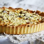 Mángoldos quiche hagymával és gouda sajttal