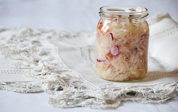 Family recipes: Hungarian Cabbage Salad (Csalamádé)/Photo: Myreille Family recipes: Hungarian Cabbage Salad (Csalamádé)/Photo: Myreille