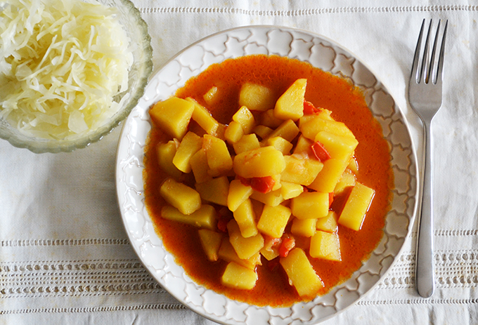 Vegetarian Hungarian Potato Paprikash/Photo: Myreille Vegetarian Hungarian Potato Paprikash/Photo: Myreille