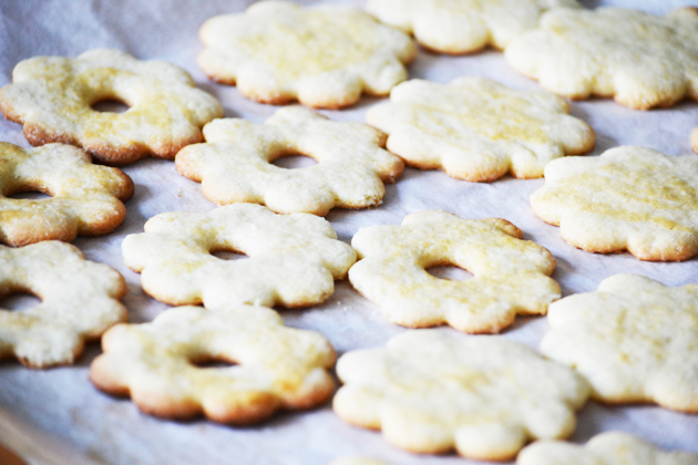 Classic Linzer Cookies Recipe/Photo: Myreille Classic Linzer Cookies Recipe/Photo: Myreille