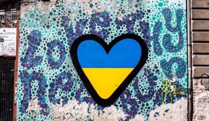 Az ukrán zászló színeiben dobog a szív!