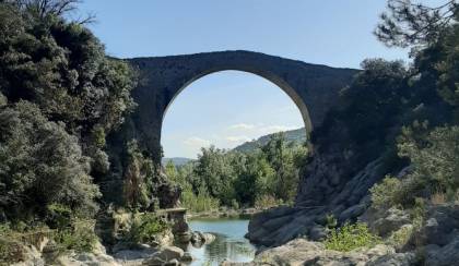 Castellfollit de la Roca és a Pont de Llierca