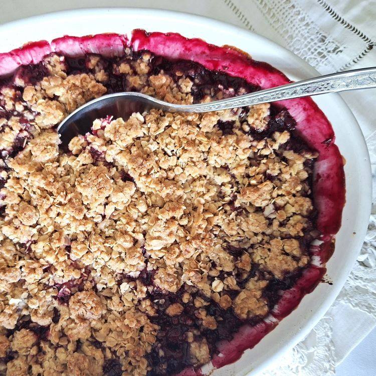 Vegán: Fahéjas-szilvás crumble